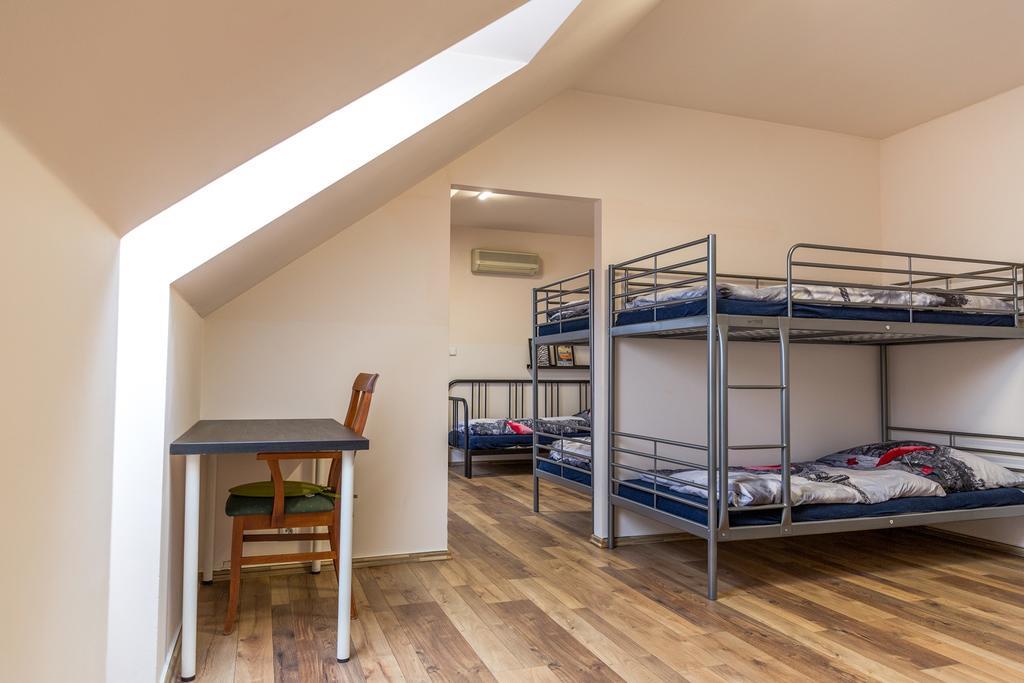Eurowings Hotel Prag Exteriör bild