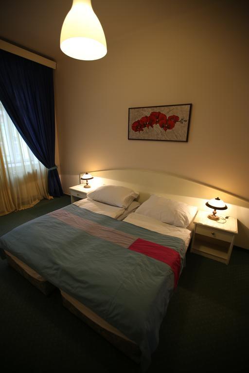 Eurowings Hotel Prag Exteriör bild