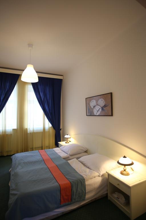 Eurowings Hotel Prag Exteriör bild